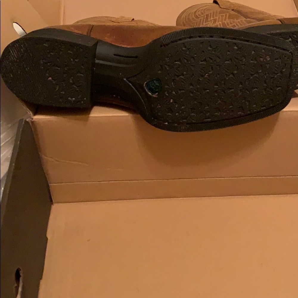 Ariat boots - Picture 3 of 5